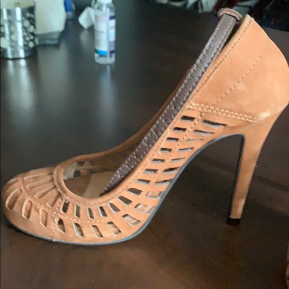 Beautiful Leather shoes. Add strap for more confort use. - Picture 4 of 5